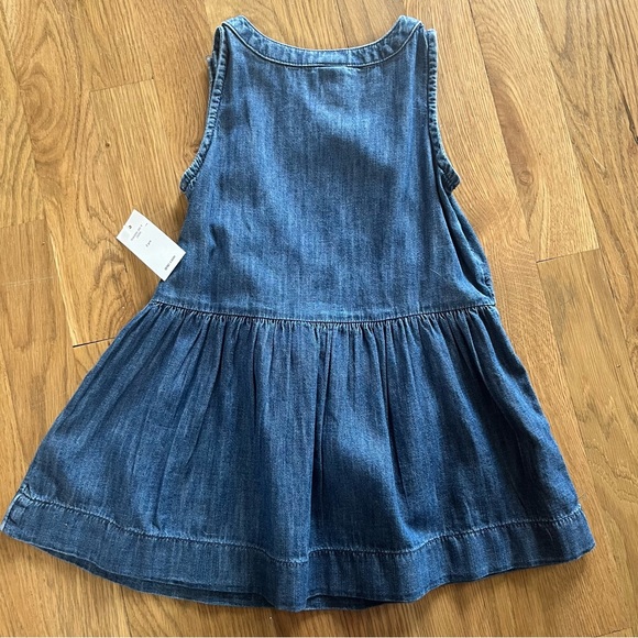 NWT! Baby Gap Sleeveless Cotton Lightweight Denim Dress - 2T - Picture 2 of 3